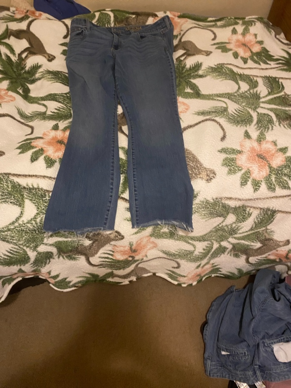 Arizona Jean Company Medium Blue Wide-Leg Jeans with Frayed Hem